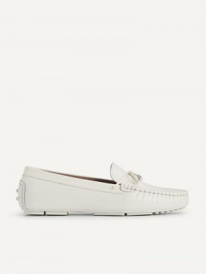 Pedro Lizard-effect Leather Bow Moccasins Women Flats Chalk | Q9Q-1699