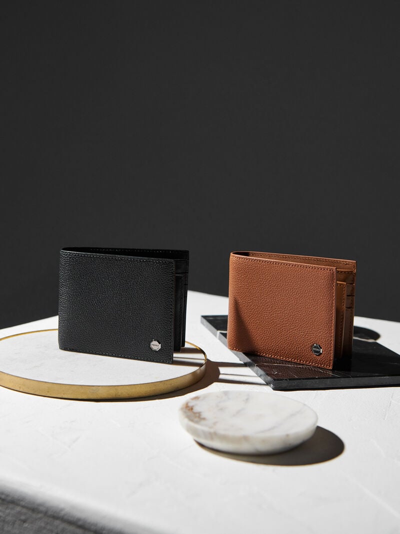 Pedro Textured Leather Bi-Fold with Insert Men Wallets Cognac | Q9Q-902